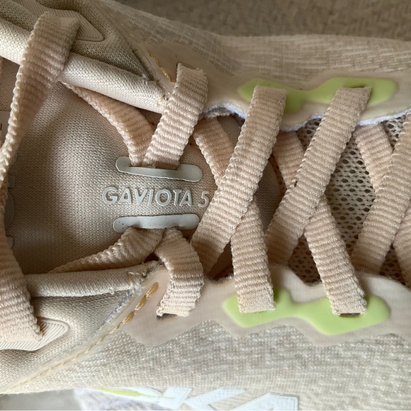 Hoka Women's Cream and Orange Sneakers - Picture 8 of 11